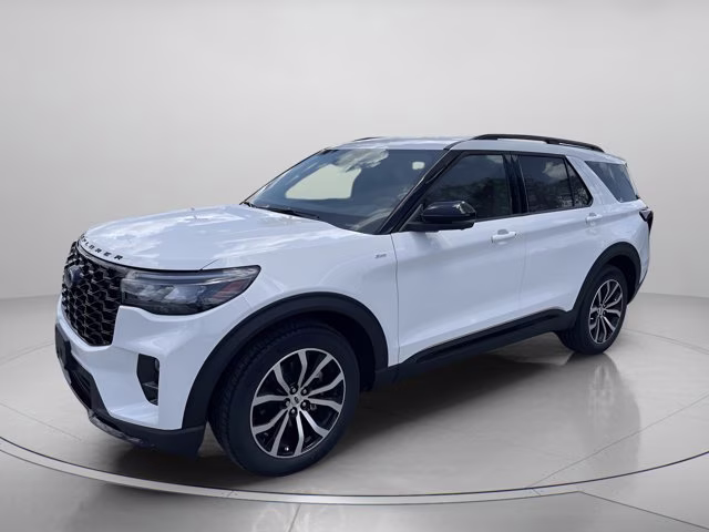 2026 Star White Metallic Tri-Coat Ford Explorer ST-Line RWD SUV