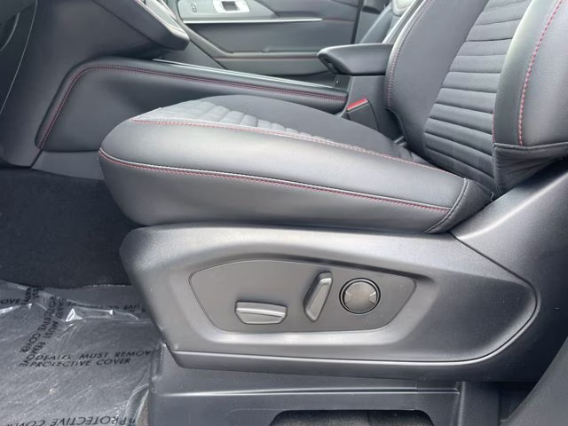 2026 Star White Metallic Tri-Coat Ford Explorer ST-Line RWD SUV