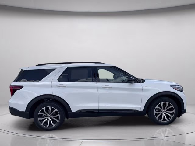 2026 Star White Metallic Tri-Coat Ford Explorer ST-Line RWD SUV