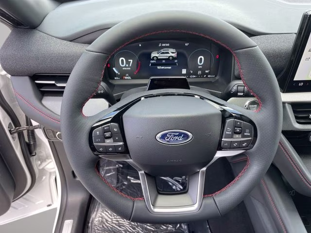 2026 Star White Metallic Tri-Coat Ford Explorer ST-Line RWD SUV