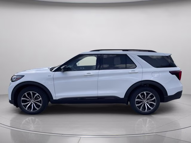 2026 Star White Metallic Tri-Coat Ford Explorer ST-Line RWD SUV