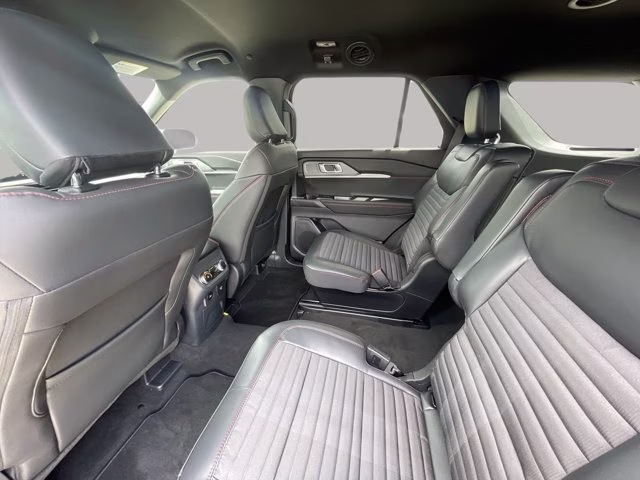 2026 Agate Black Metallic Ford Explorer ST-Line RWD SUV