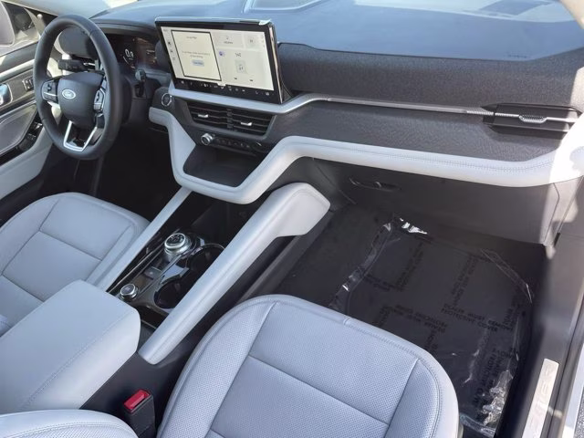 2026 Space White Metallic Ford Explorer Platinum 4X4 SUV