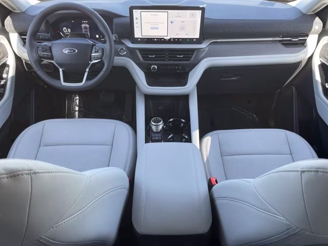 2026 Space White Metallic Ford Explorer Platinum 4X4 SUV