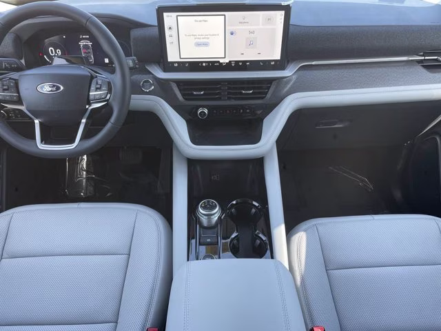 2026 Space White Metallic Ford Explorer Platinum 4X4 SUV