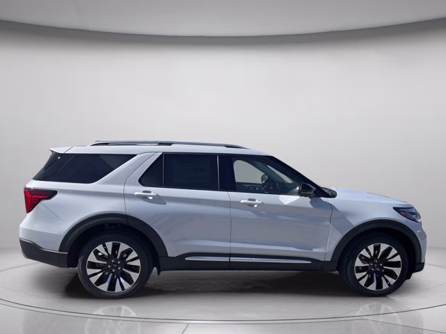 2026 Space White Metallic Ford Explorer Platinum 4X4 SUV