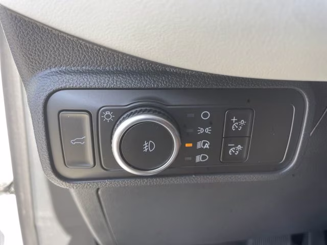 2026 Space White Metallic Ford Explorer Platinum 4X4 SUV