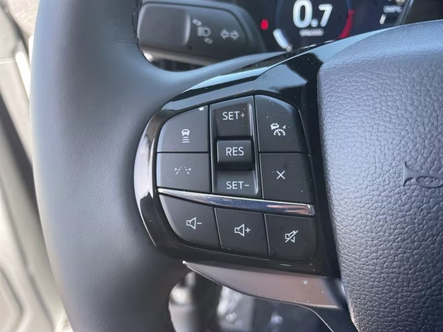 2026 Space White Metallic Ford Explorer Platinum 4X4 SUV
