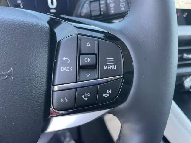 2026 Space White Metallic Ford Explorer Platinum 4X4 SUV