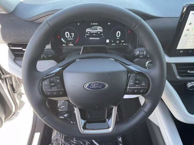 2026 Space White Metallic Ford Explorer Platinum 4X4 SUV