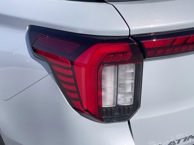 2026 Space White Metallic Ford Explorer Platinum 4X4 SUV