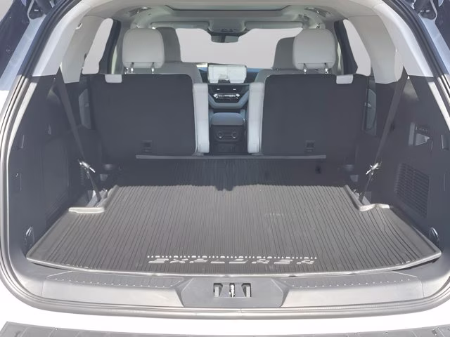 2026 Space White Metallic Ford Explorer Platinum 4X4 SUV