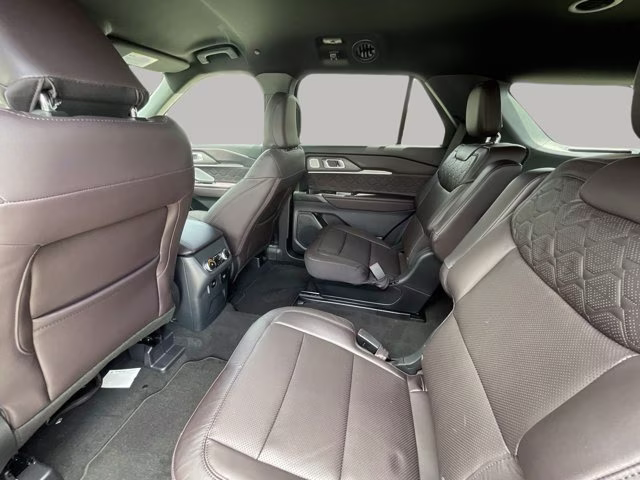 2026 Agate Black Metallic Ford Explorer Platinum 4X4 SUV