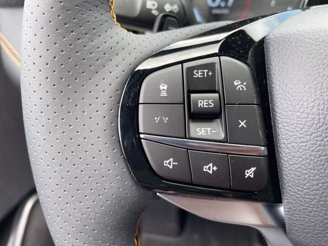 2026 Star White Metallic Tri-Coat Ford Explorer Tremor 4X4 SUV