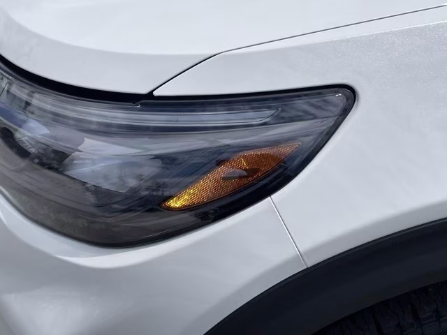2026 Star White Metallic Tri-Coat Ford Explorer Tremor 4X4 SUV