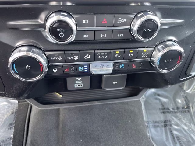 2026 Agate Black Metallic Ford Super Duty F-250 SRW LARIAT 4X4 Truck