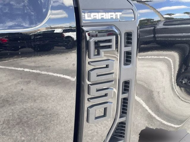 2026 Agate Black Metallic Ford Super Duty F-250 SRW LARIAT 4X4 Truck