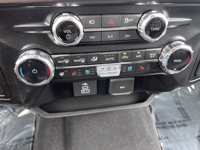 2026 Avalanche Ford Super Duty F-250 SRW LARIAT 4X4 Truck