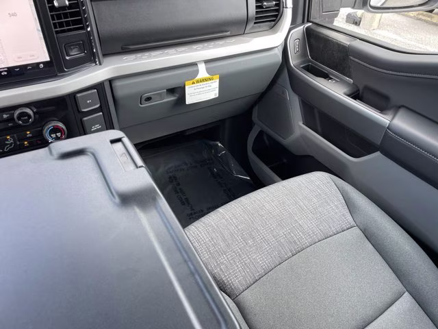 2026 Oxford White Ford Super Duty F-250 SRW XLT 4X4 Truck