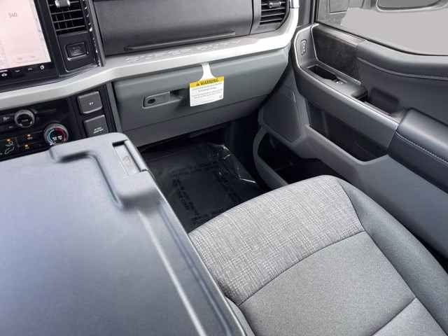 2026 Oxford White Ford Super Duty F-250 SRW XLT 4X4 Truck