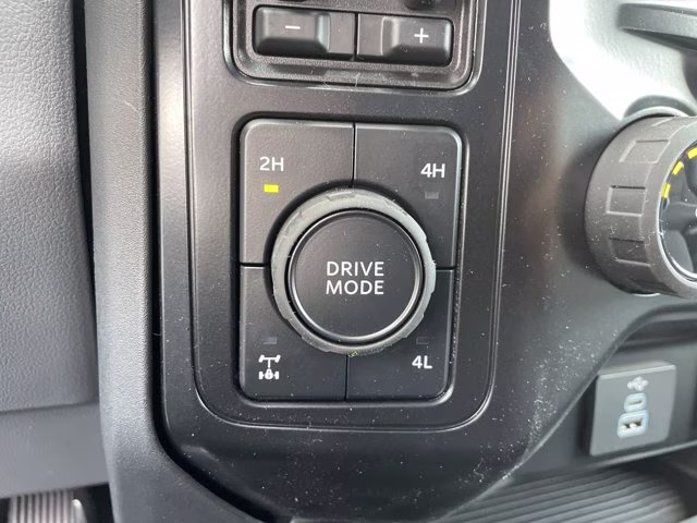 2026 Oxford White Ford Super Duty F-250 SRW XLT 4X4 Truck