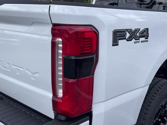 2026 Oxford White Ford Super Duty F-250 SRW XLT 4X4 Truck