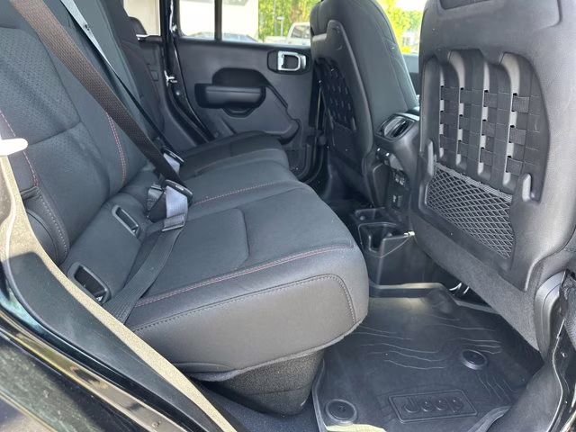 2022 Black Clearcoat Jeep Gladiator Rubicon 4X4 Truck