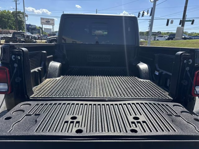 2022 Black Clearcoat Jeep Gladiator Rubicon 4X4 Truck