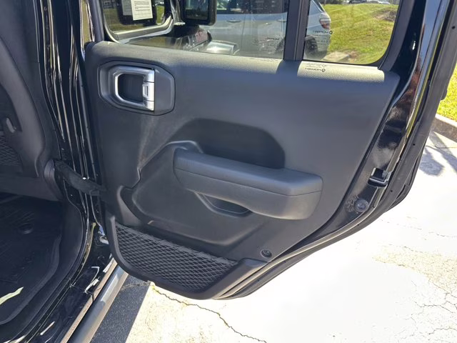 2022 Black Clearcoat Jeep Gladiator Rubicon 4X4 Truck