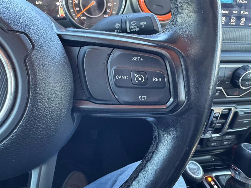 2020 Bright White Clear Coat Jeep Gladiator Sport S 4X4 Truck