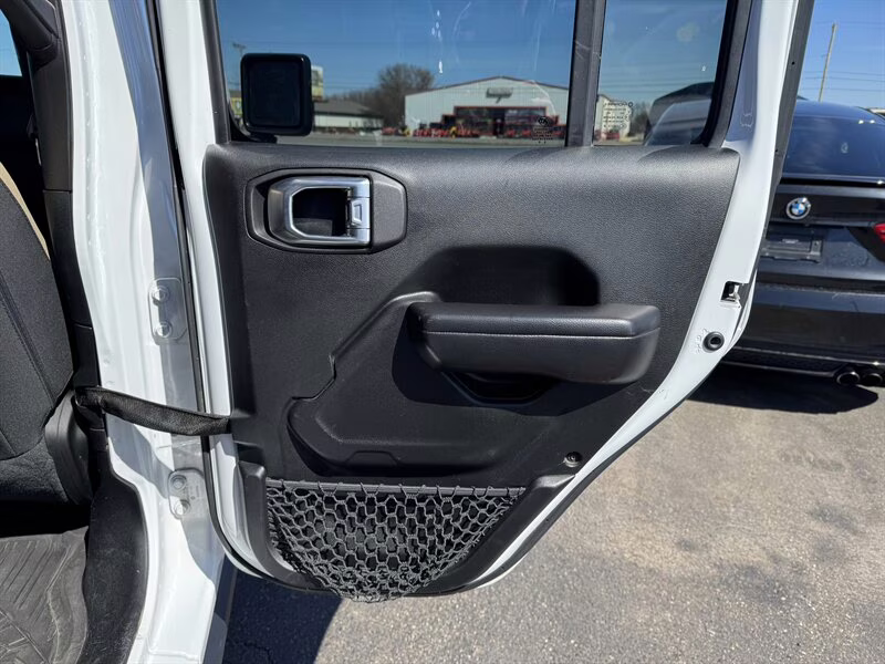 2020 Bright White Clear Coat Jeep Gladiator Sport S 4X4 Truck