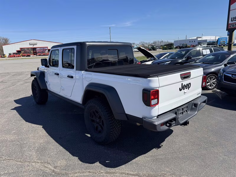 2020 Bright White Clear Coat Jeep Gladiator Sport S 4X4 Truck