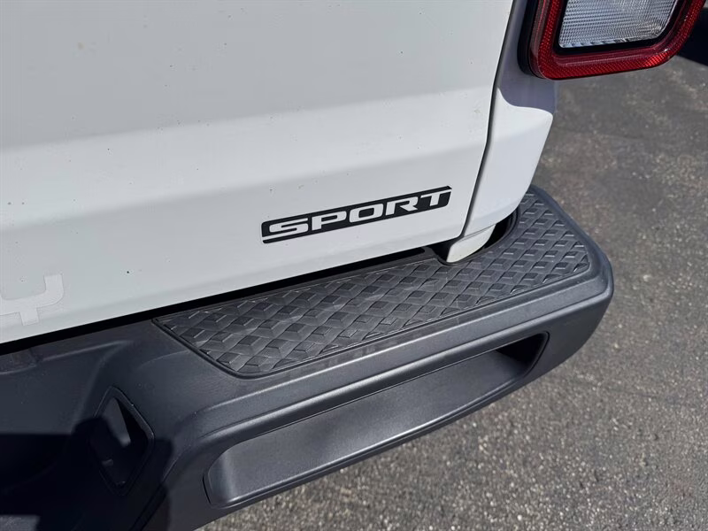 2020 Bright White Clear Coat Jeep Gladiator Sport S 4X4 Truck