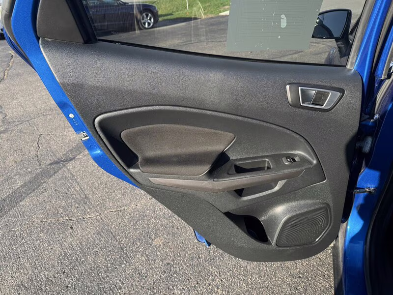 2019 Blue Candy Metallic Tinted Clearcoat Ford EcoSport SE FWD Crossover