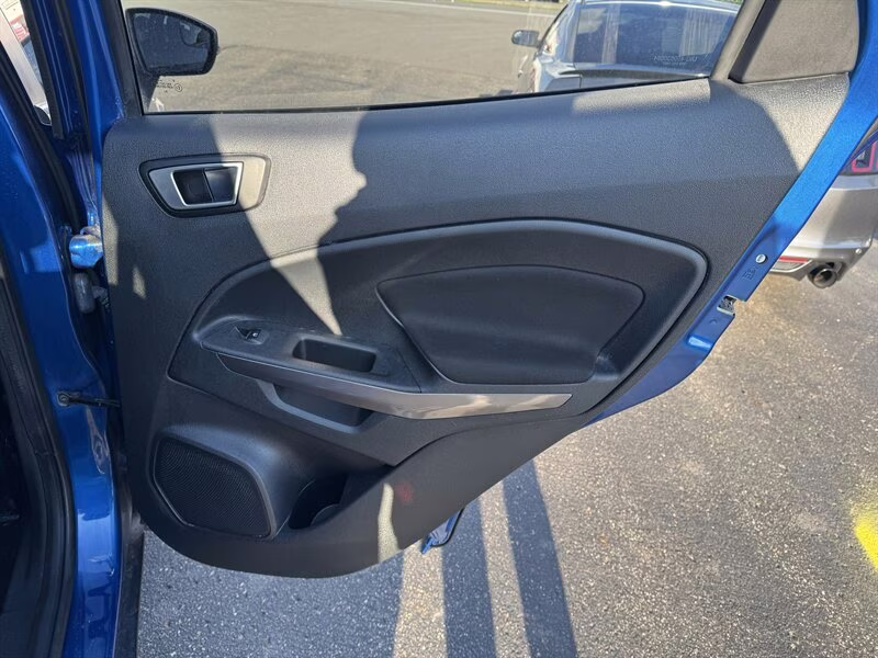 2019 Blue Candy Metallic Tinted Clearcoat Ford EcoSport SE FWD Crossover