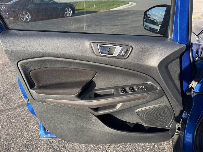 2019 Blue Candy Metallic Tinted Clearcoat Ford EcoSport SE FWD Crossover