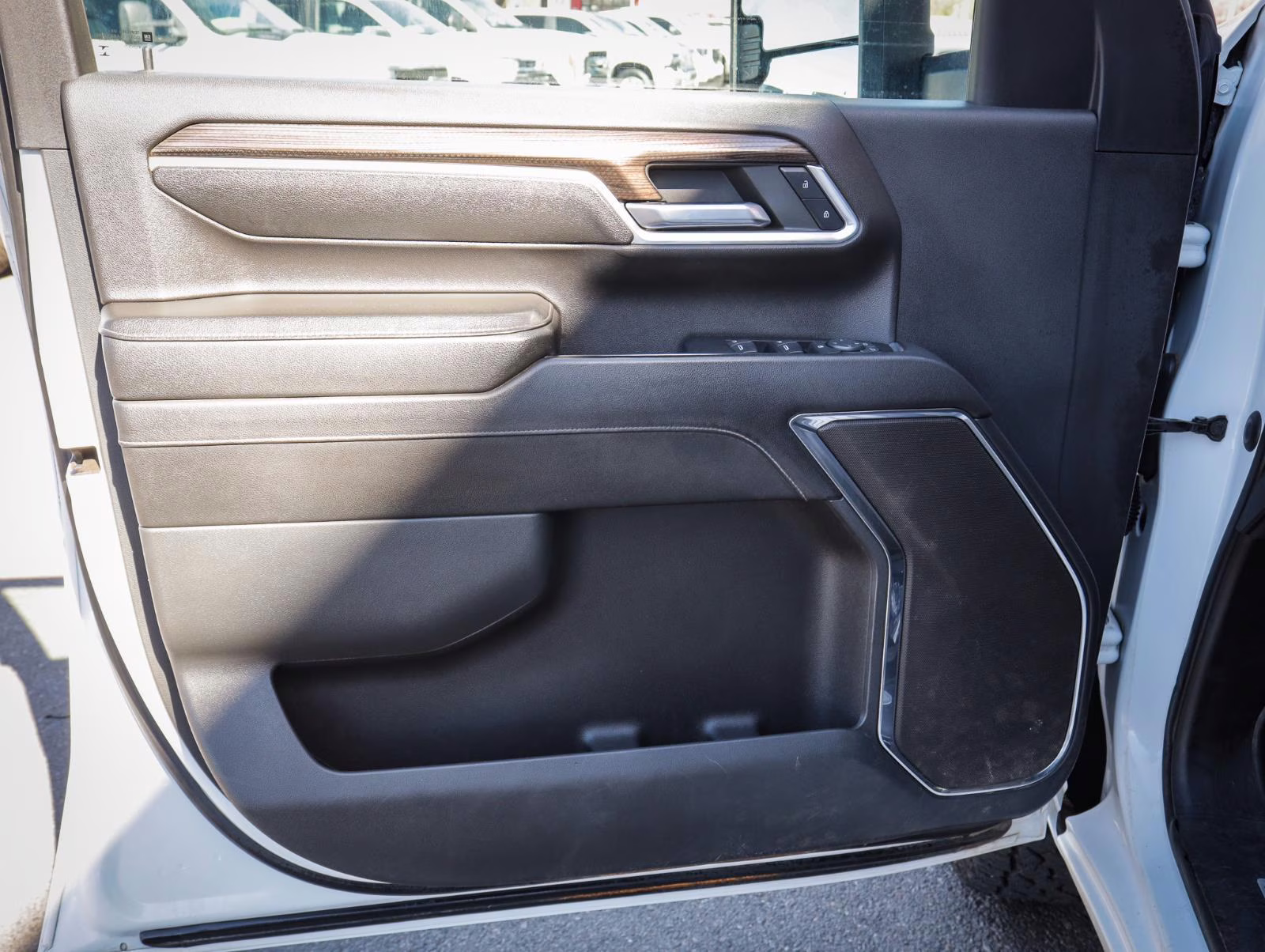 2024 Summit White Chevrolet Silverado 2500HD LT 4X4 Truck