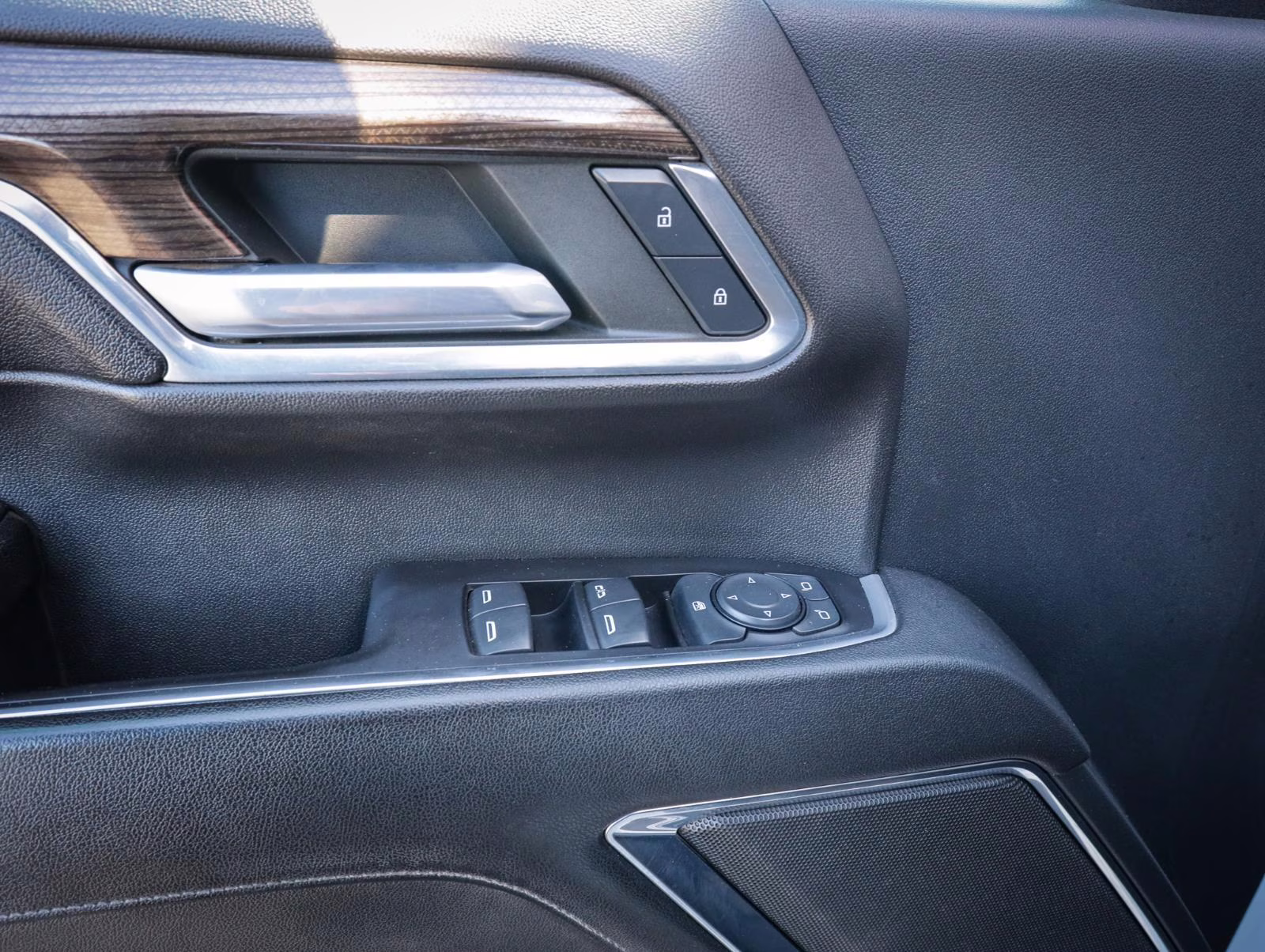 2024 Summit White Chevrolet Silverado 2500HD LT 4X4 Truck