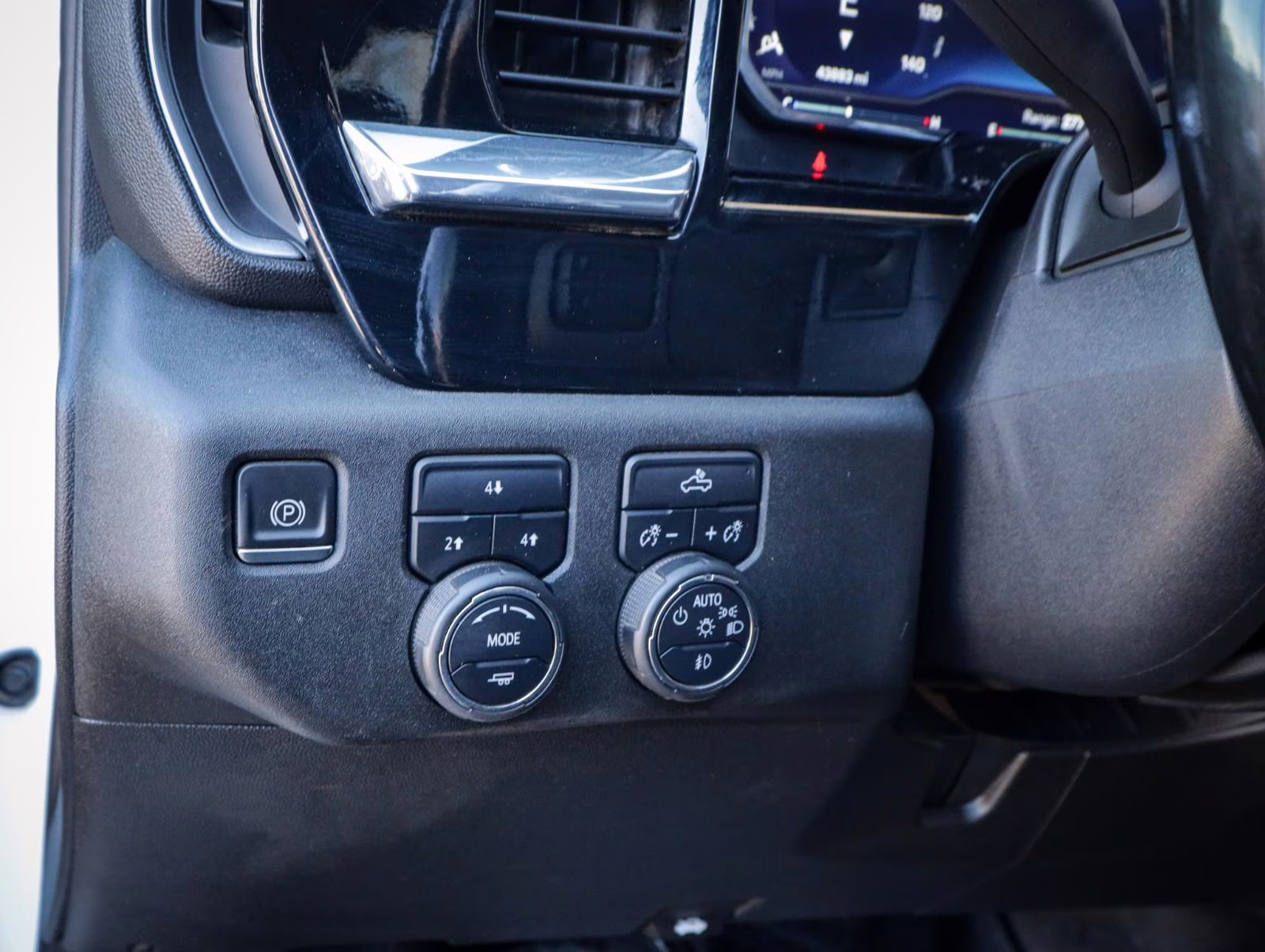 2024 Summit White Chevrolet Silverado 2500HD LT 4X4 Truck