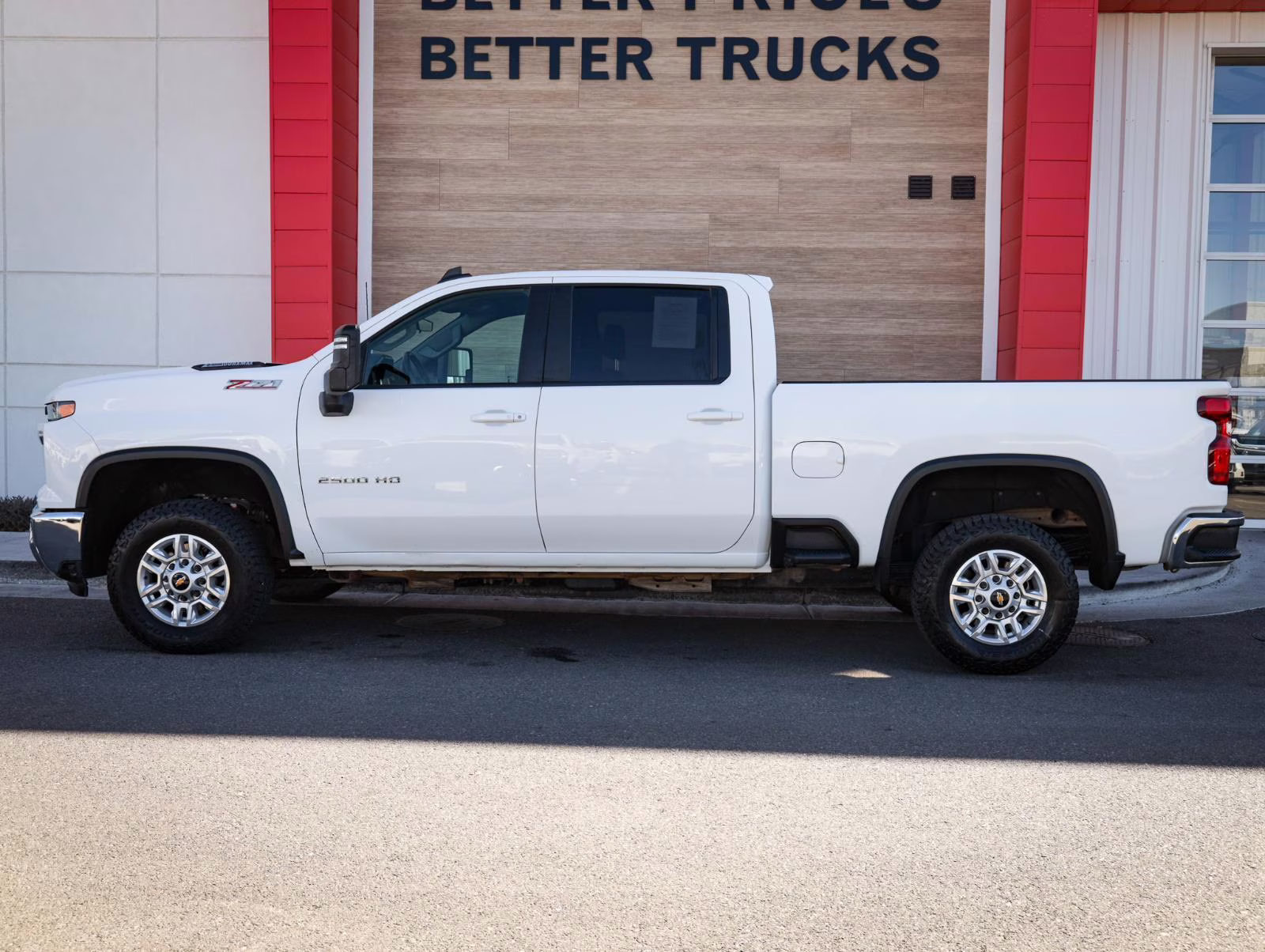 2024 Summit White Chevrolet Silverado 2500HD LT 4X4 Truck