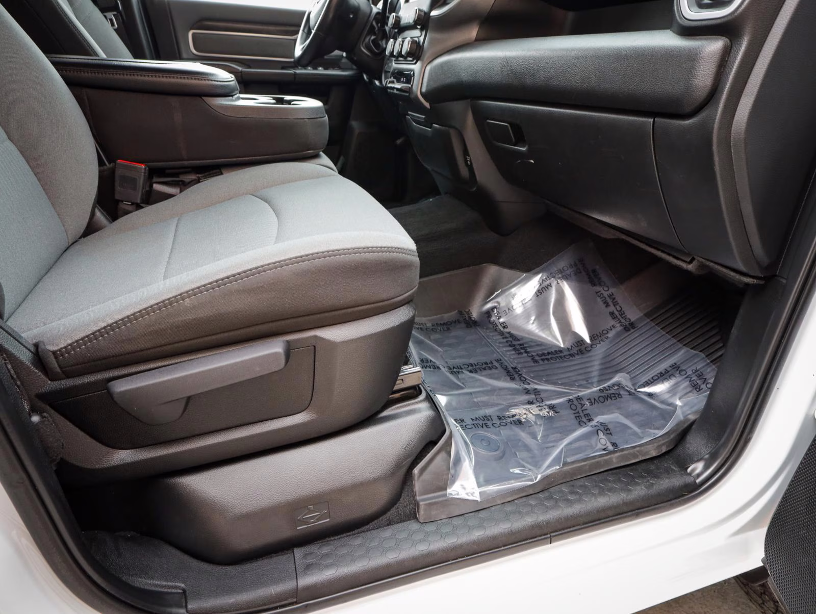 2022 Bright White Clearcoat Ram 2500 Big Horn 4X4 Truck