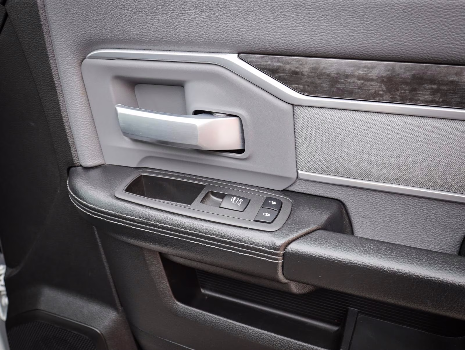 2022 Bright White Clearcoat Ram 2500 Big Horn 4X4 Truck