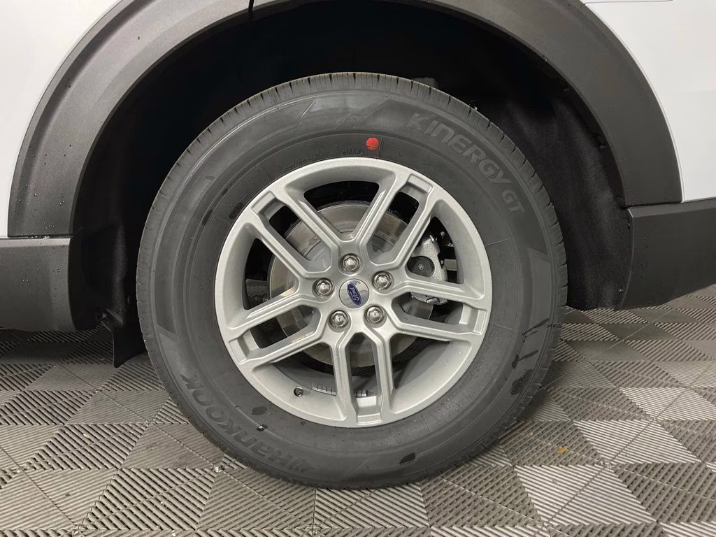 2026 White Ford Explorer Active RWD SUV