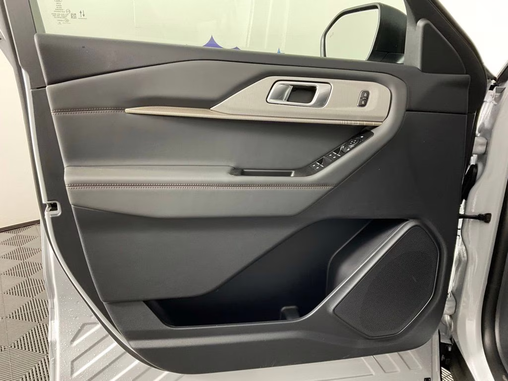 2026 White Ford Explorer Active RWD SUV