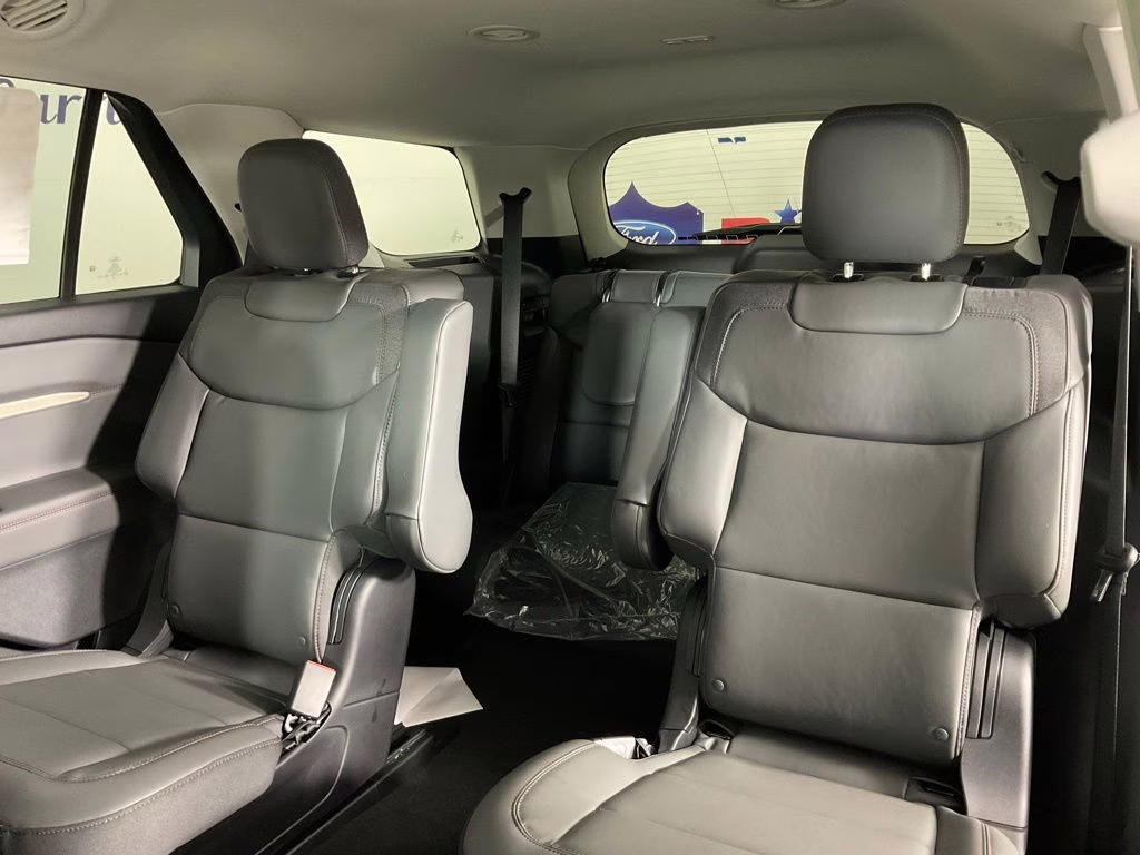 2026 White Ford Explorer Active RWD SUV