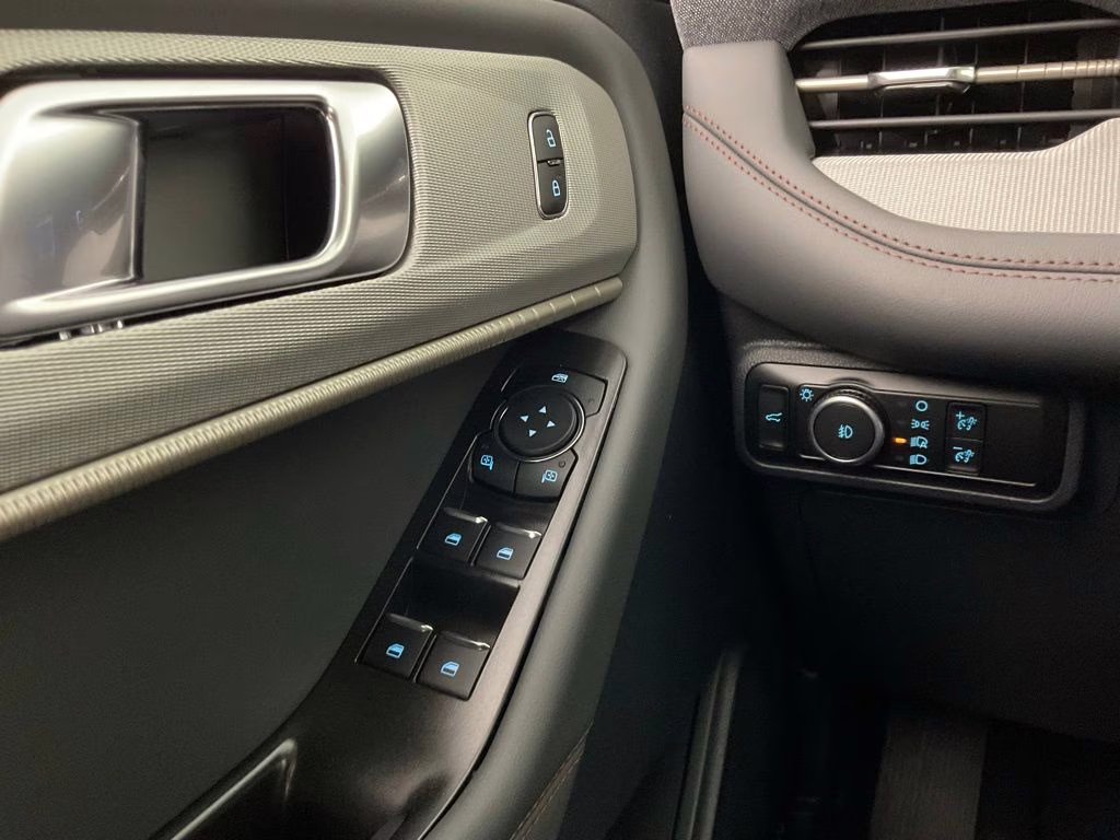 2026 White Ford Explorer Active RWD SUV