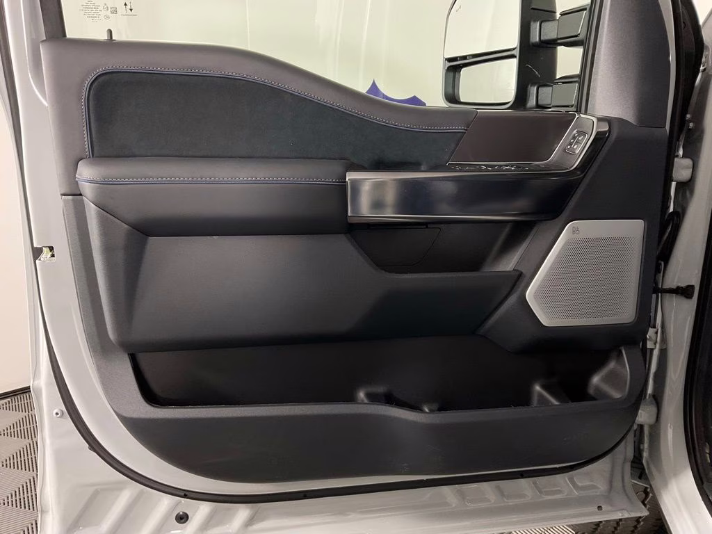 2026 Avalanche Ford Super Duty F-250 SRW Platinum 4X4 Truck