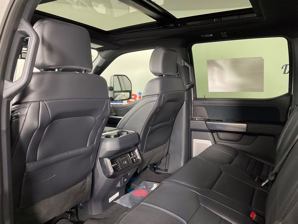 2026 Avalanche Ford Super Duty F-250 SRW Platinum 4X4 Truck