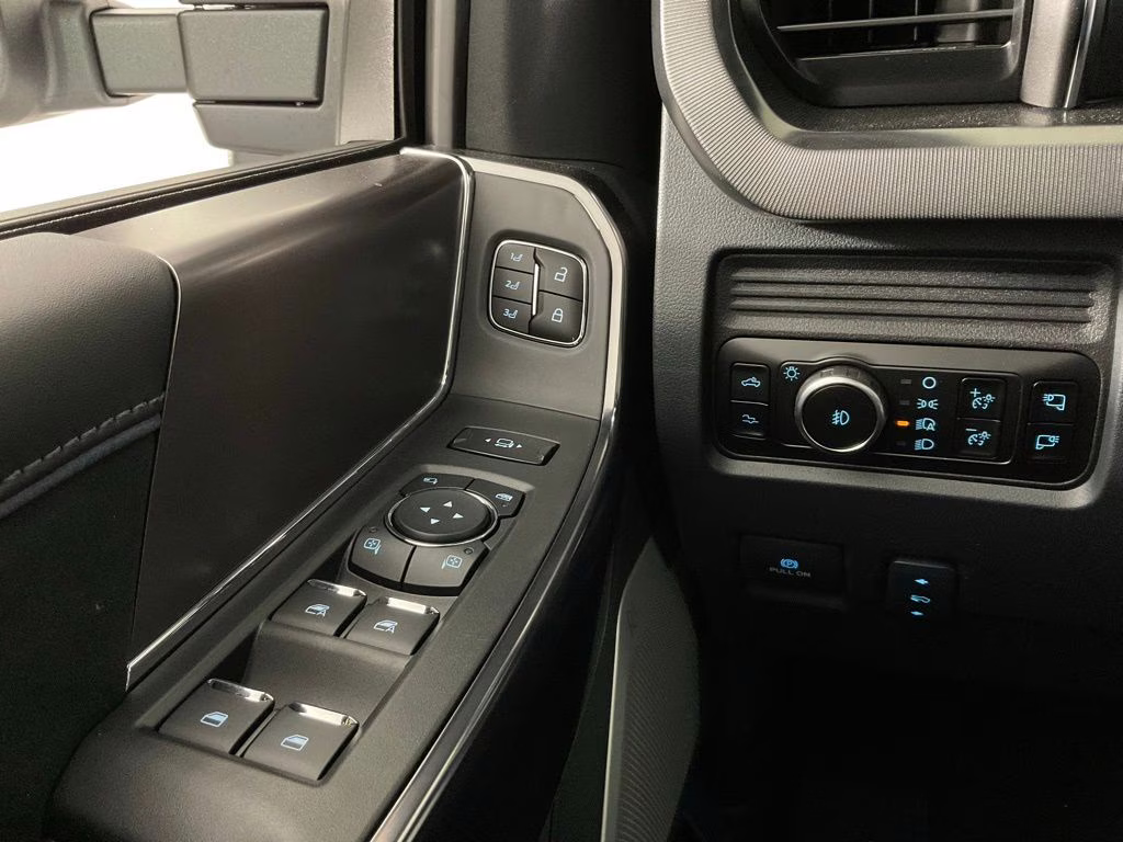 2026 Avalanche Ford Super Duty F-250 SRW Platinum 4X4 Truck