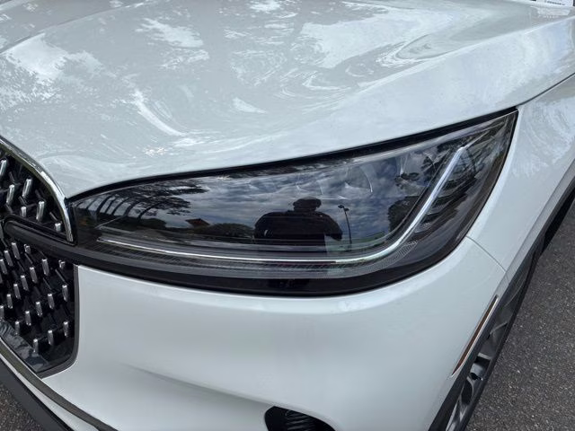 2026 Pristine White Metallic Tri-Coat Lincoln Aviator Premiere AWD SUV